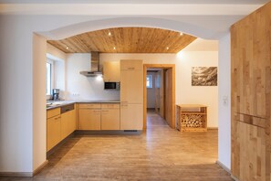 Junior Apartment, Mountain View | Private kitchen