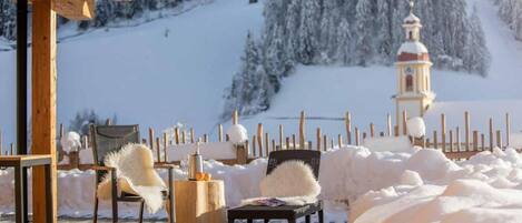 Apartment, Garden View | Outdoor dining