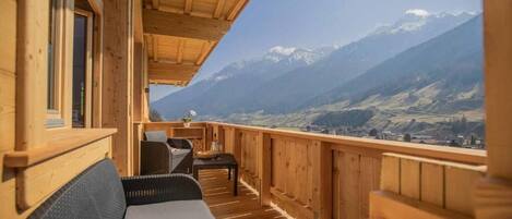 Apartment, Balcony, Mountain View | Property grounds