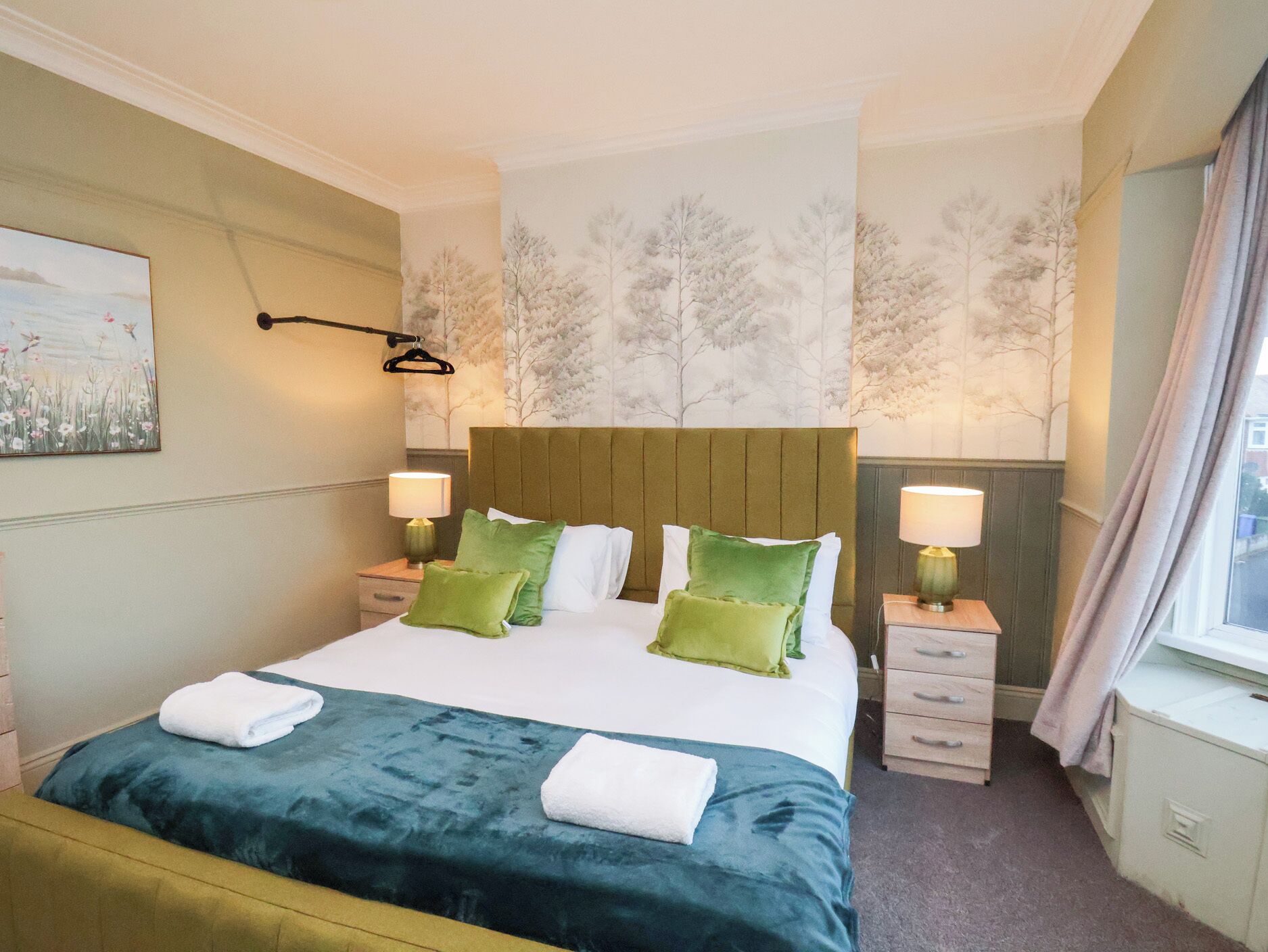5 bedrooms, WiFi (free), individually decorated, individually furnished