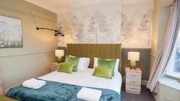 5 bedrooms, WiFi (free), individually decorated, individually furnished