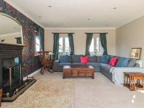 Living area - Redwoods (Beverley)