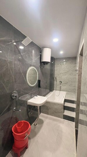 Super Suit Room | Bathroom - Hotel Raas Garden (Kanpur)