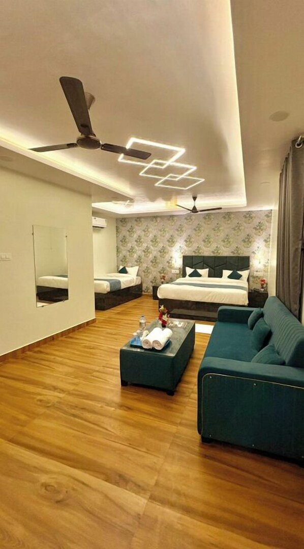 Super Suit Room - Hotel Raas Garden (Kanpur)