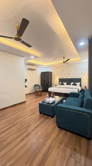 Suit Room - Hotel Raas Garden (Kanpur)