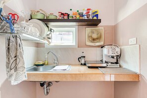 Private kitchen - VK living room 20 min walk to Kata Beach #302 (Tambon Karon)