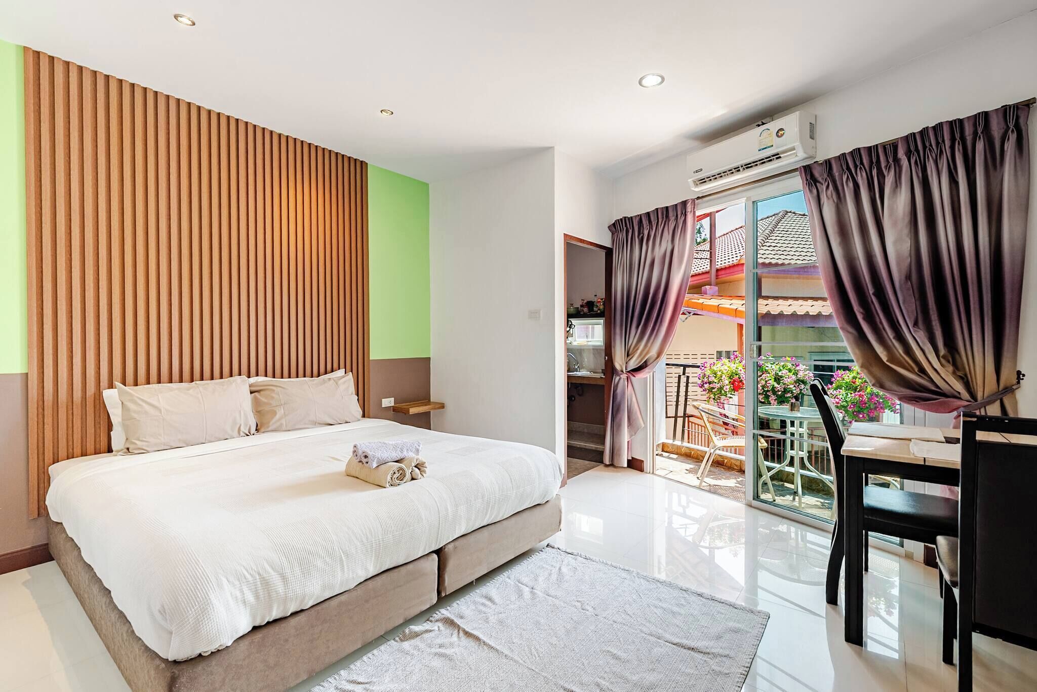 1 dormitorio, tabla de planchar con plancha, Internet y ropa de cama