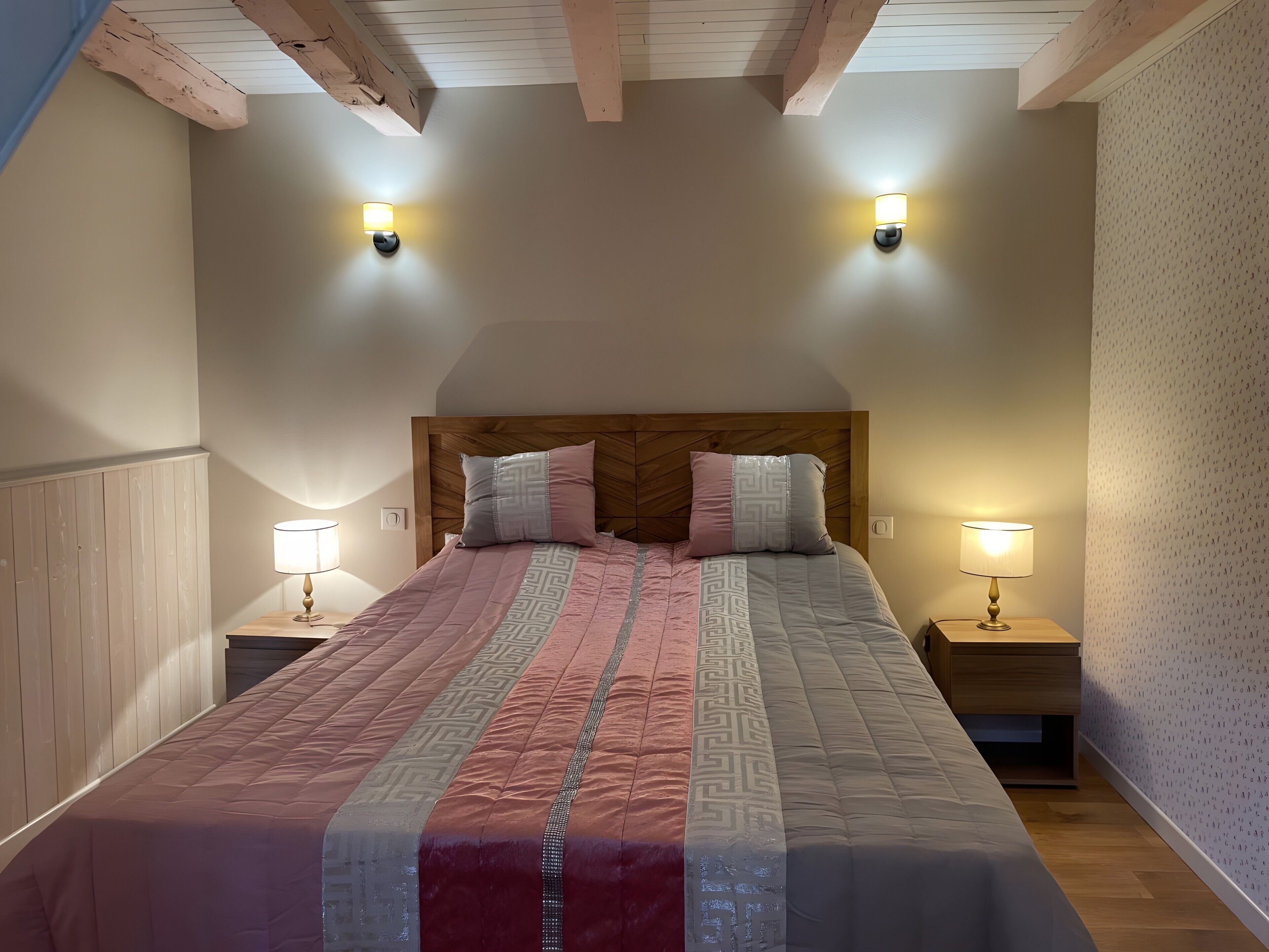 2 chambres, fer et planche à repasser, Wi-Fi, draps fournis