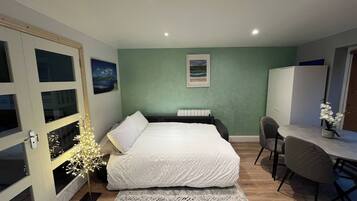1 bedroom, iron/ironing board, Internet, wheelchair access