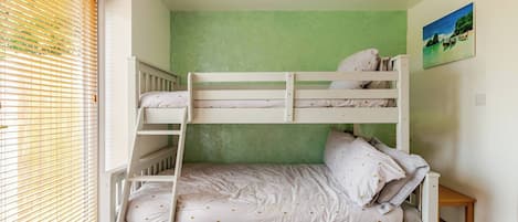 1 bedroom, iron/ironing board, Internet, wheelchair access