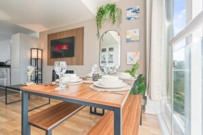 Dining - 1-Bedroom Apartment in Birmingham (Birmingham)