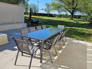 屋外ダイニングエリア