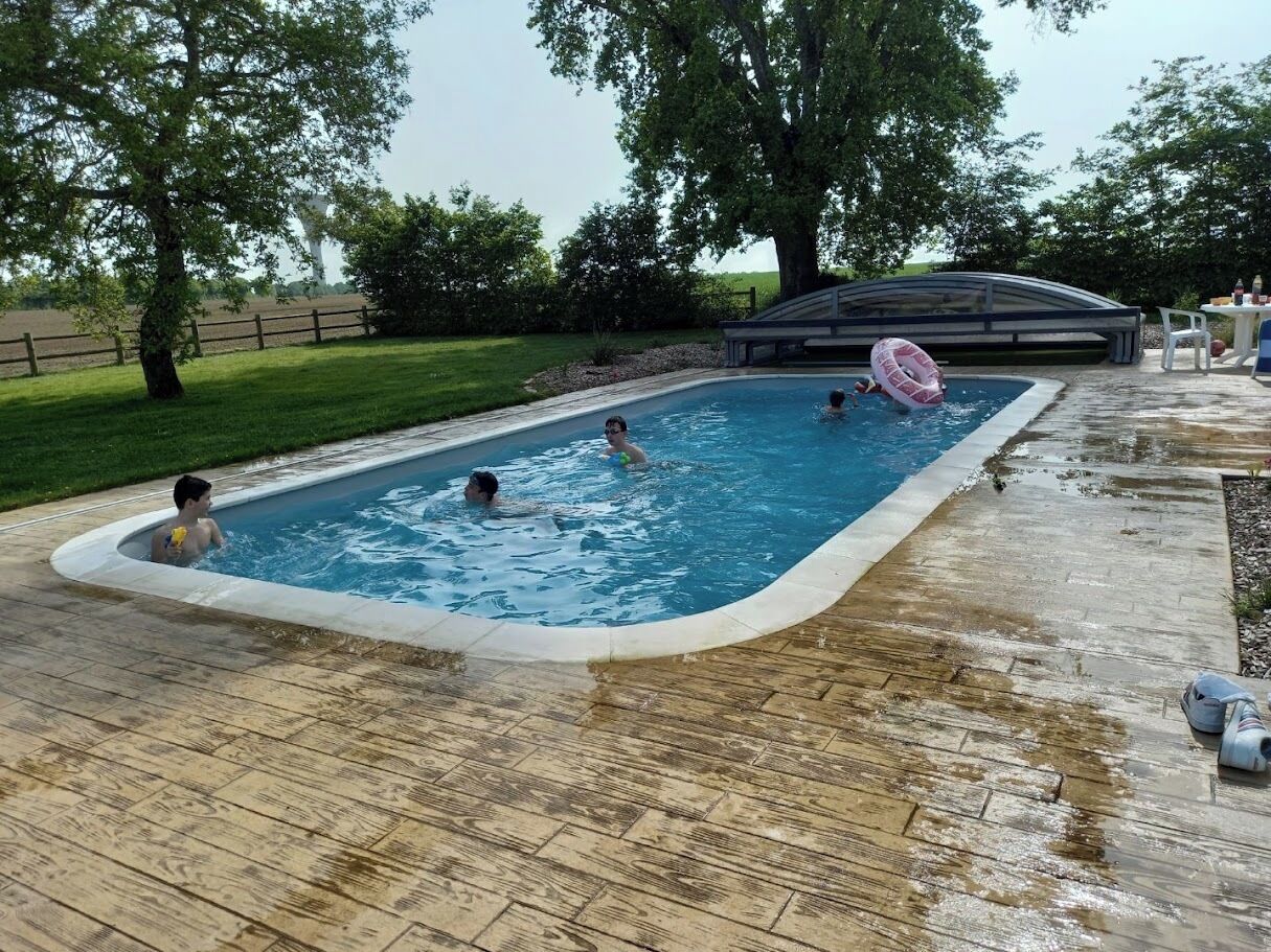 Piscine couverte, piscine extérieure
