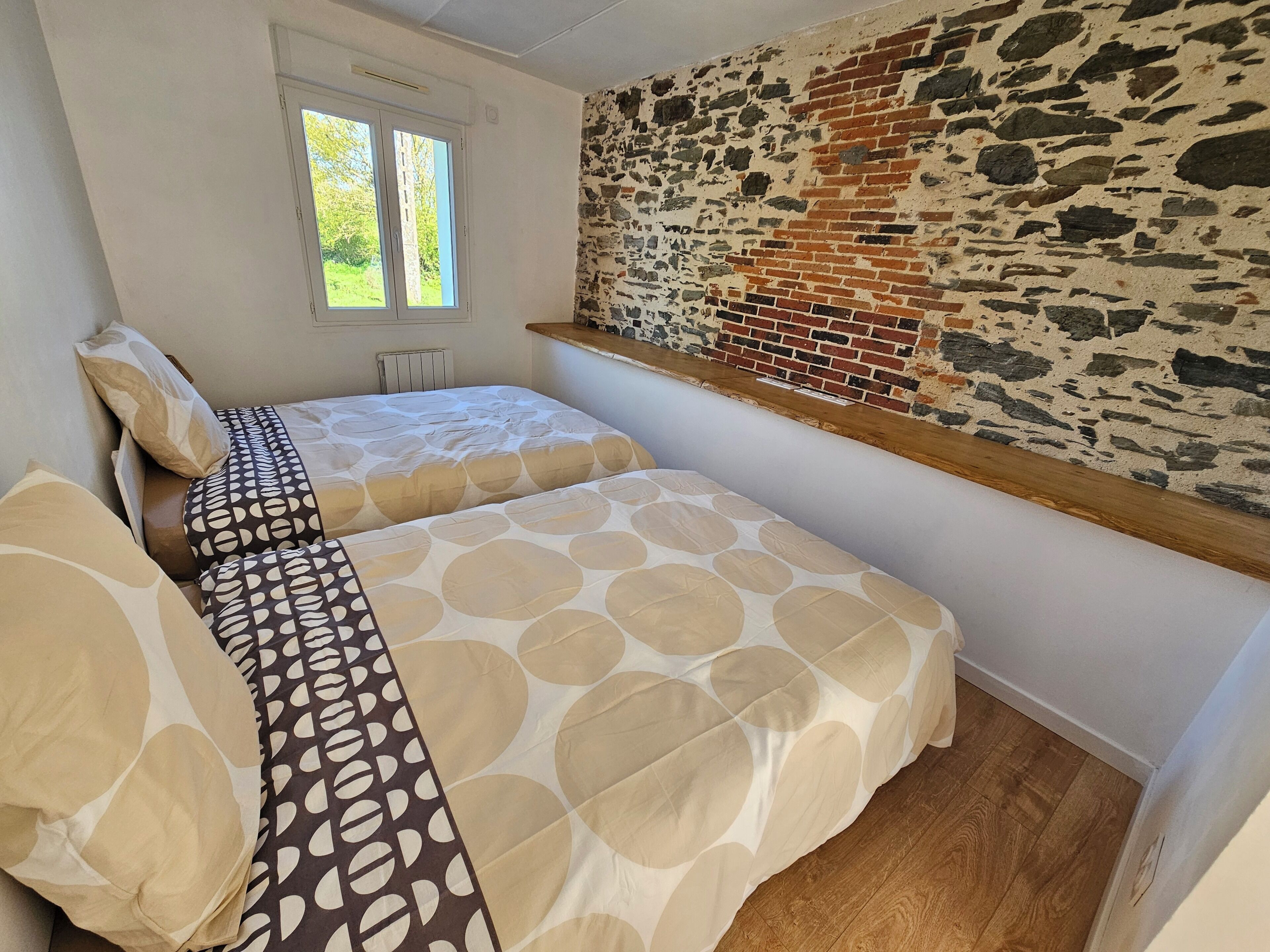 4 chambres, fer et planche à repasser, Wi-Fi gratuit, draps fournis