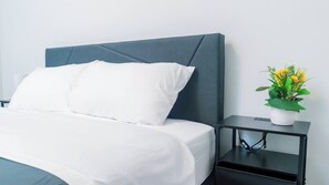 Room - Serene 3 Bedroom Home near YEG with Pool table (Edmonton)