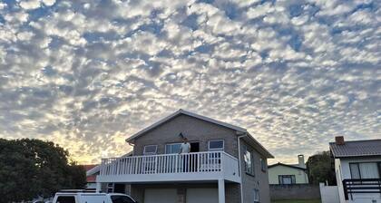 Peaceful Family Coastal Escape - Relax and Unwind