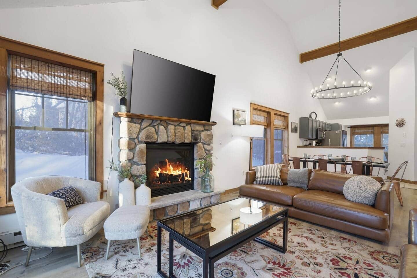 Smart TV, chimenea y futbolito 