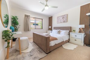 Room - Cozy 2BR Stay in Mount Warren Park | Sleeps 4 (Mount Warren Park)