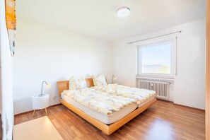 3 bedrooms, WiFi, bed sheets - Vacation apartment Pferdehof Rheintal near Koblenz (Braubach)