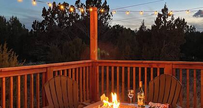 Walk to Lake! Pet Friendly Show Low Cabin w/ Decks