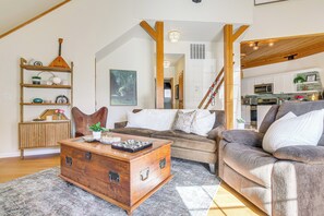 TV, fireplace, table football, ping pong - Geodesic Dome Home w/ Hot Tub & Yard in Big Bear! (Big Bear)