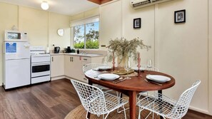 Dining - The Meadow Suite with Free Wine Tasting (Pokolbin)