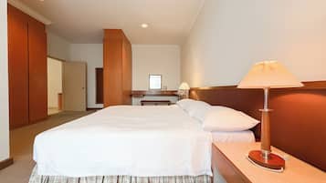 Apartment, 2 Bedrooms | Iron/ironing board