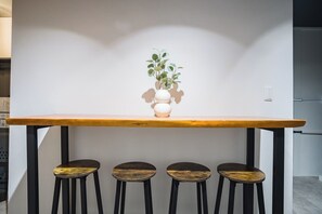 Dining - NEW OPEN Retreat Tower Hakata 302 | 100inch pro / Fukuoka City Fukuoka (Fukuoka City)