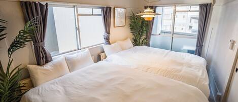 3 habitaciones, escritorio, wifi gratis y ropa de cama