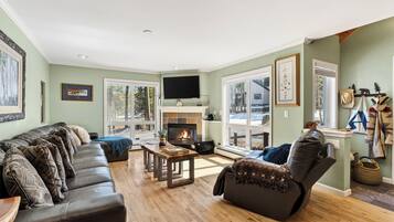 Smart TV, fireplace, video games