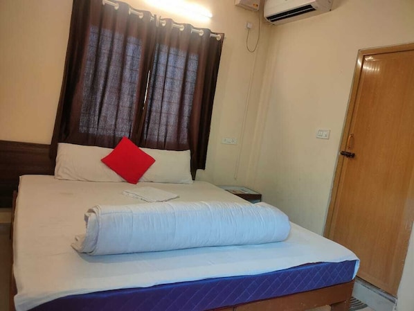 Deluxe Room - Hotel MVTJ (Bengaluru)