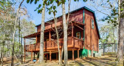 Pets Welcome! Quiet Retreat w/ Covered Back Deck!