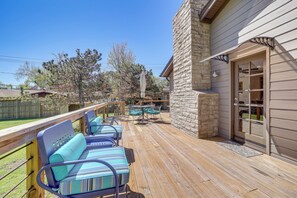 Terrace/patio - Midtown Tulsa Gem w/ MCM Decor: Private Deck, Yard (Tulsa)