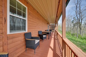 Property grounds - Lake Cumberland Views! Boating & Fishing Basecamp (Somerset)
