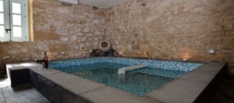 Villa in Chiaramonte Gulfi with 3 bedrooms sleeps 8
