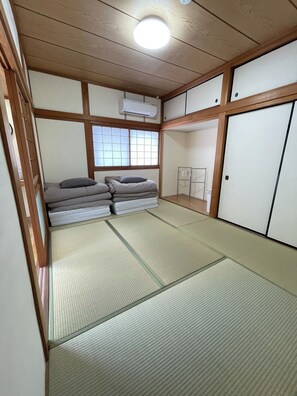 Interior - The scent of rush grass A nostalgic cozy tatami / Shima City Mie (Shima City)
