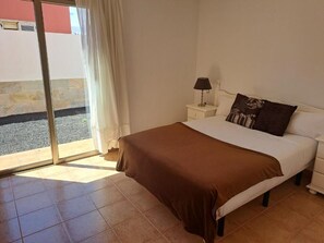 4 Schlafzimmer, Bügeleisen/Bügelbrett, Internetzugang, Bettwäsche