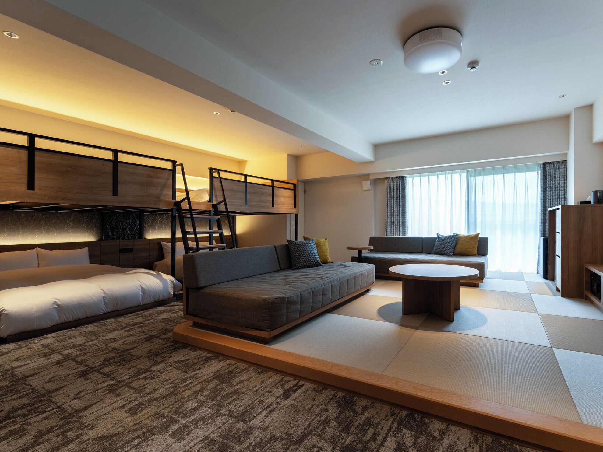 Estudio familiar, para no fumadores (Double Bunk Beds) | Caja de seguridad en la habitación, wifi gratis y ropa de cama 