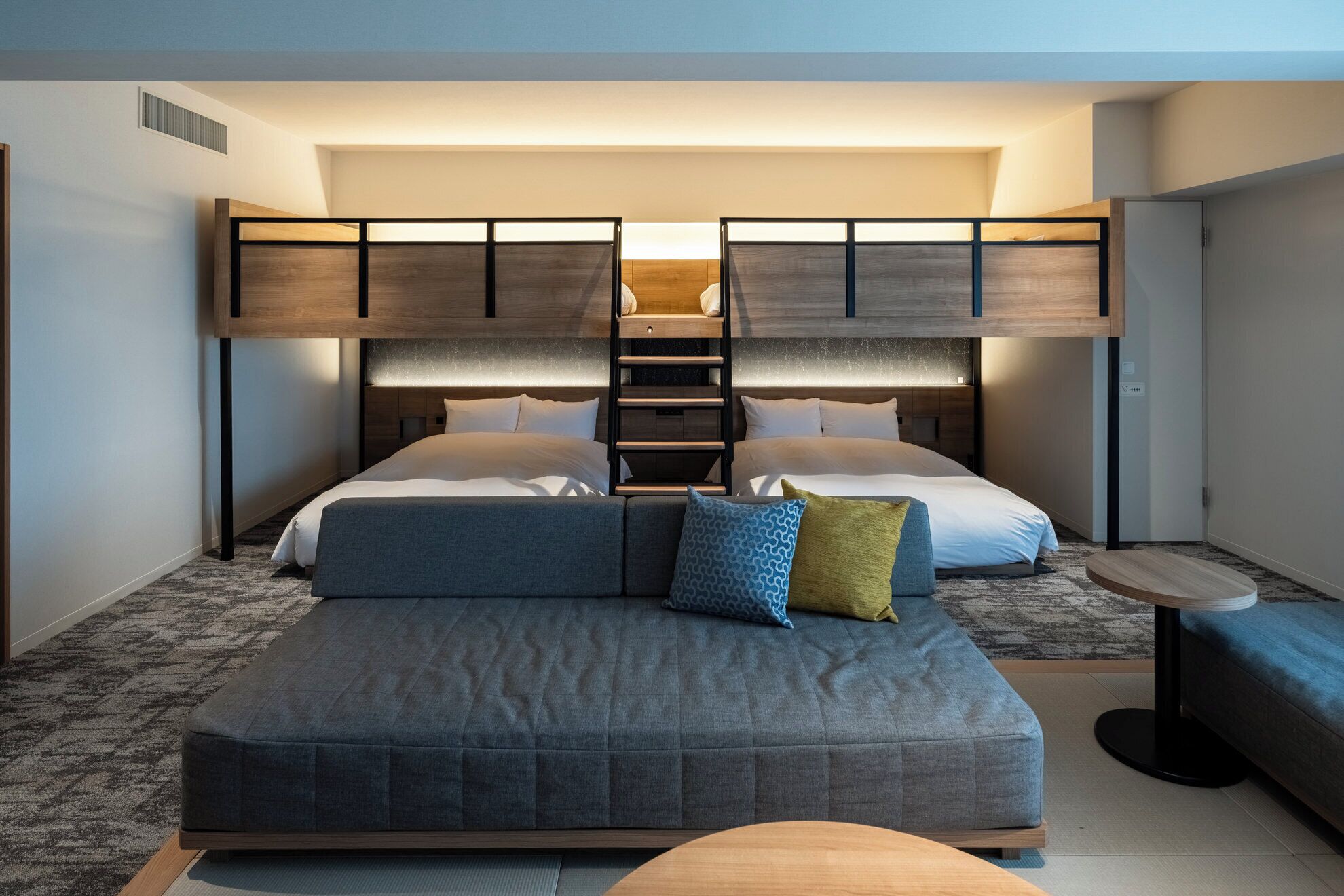 Estudio familiar, para no fumadores (Double Bunk Beds) | Caja de seguridad en la habitación, wifi gratis y ropa de cama 