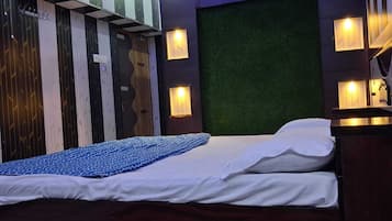 Rollaway beds (surcharge), WiFi (free), bed sheets