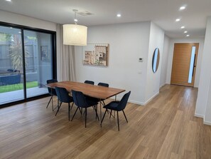 Dining - Modern Luxe Haven – Your Geelong Escape (Highton)