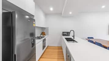 Coffee/tea maker, fridge, microwave, dishwasher