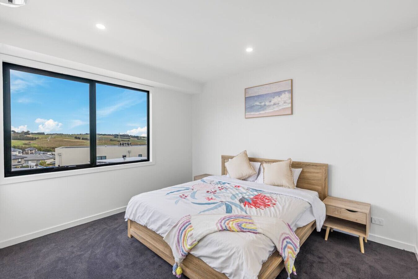 Desk, iron/ironing board, WiFi, bed sheets