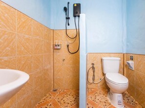 Ducha, artículos de tocador gratuitos, secador de pelo, toallas