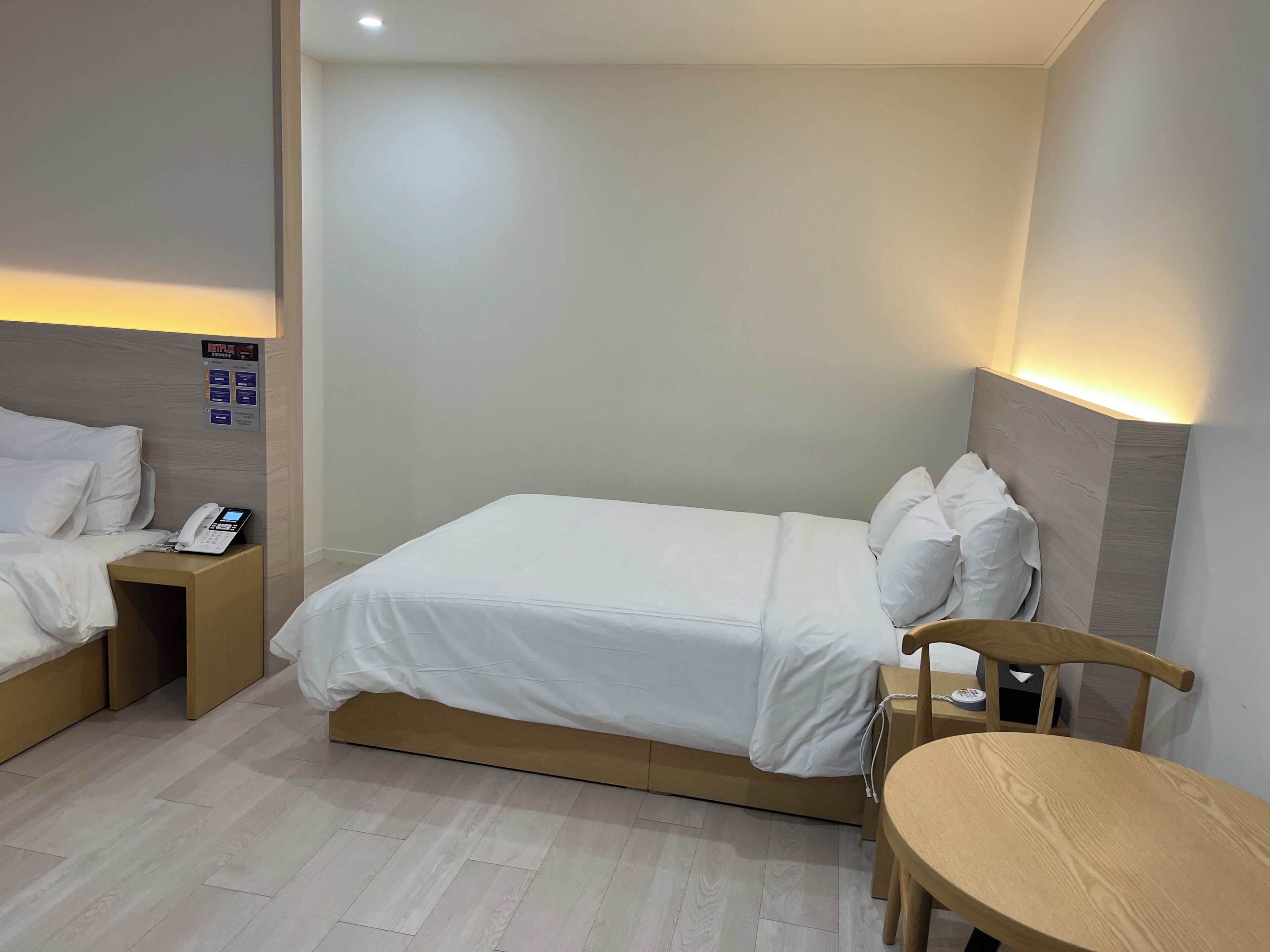 Chambre Affaires avec lits jumeaux | Bureau, espace de travail pour ordinateur portable, Wi-Fi gratuit