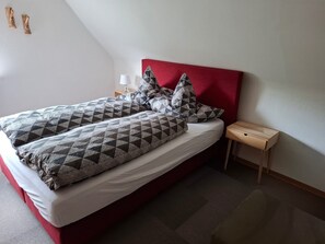 Classic House, Multiple Bedrooms - Ferienwohnung bei Willingen mit Terrasse (Willingen)