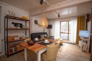 Apartment | Living room - Ferienwohnung fur 4 Personen in Suhl (Suhl)