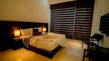 Laptop workspace, soundproofing, iron/ironing board, free WiFi