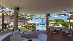 Outdoor dining - Studio for couples in Capo Vaticano with pool (Capo Vaticano)