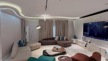 Economy Room, Balcony, City View | Interior